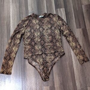 5/$20 Sensational Sheer Animal Print Blouse SZ MD